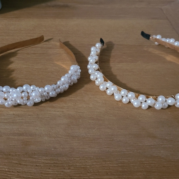 Two Pearl And Gold Headbands - Picture 5 of 10